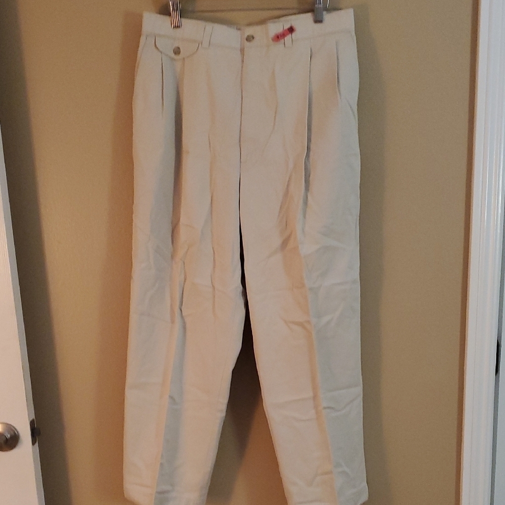Haggar Men's Tan Chinos